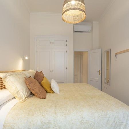 Puerta De Larios: Central Three-Bedroom Apartment With Balconies And Patio มาลากา ภายนอก รูปภาพ