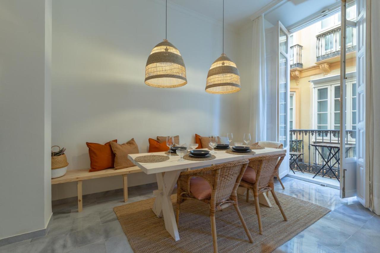 Puerta De Larios: Central Three-Bedroom Apartment With Balconies And Patio มาลากา ภายนอก รูปภาพ