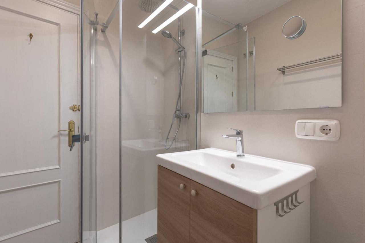 Puerta De Larios: Central Three-Bedroom Apartment With Balconies And Patio มาลากา ภายนอก รูปภาพ